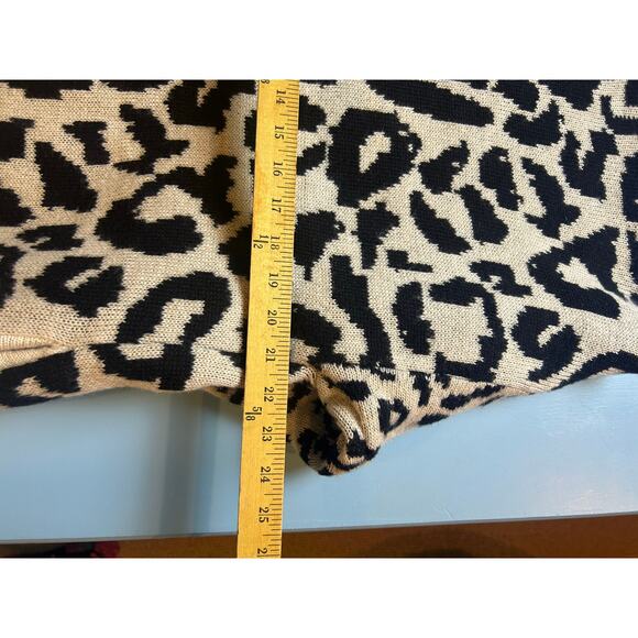 Blank NYC Size Medium M Thick Knitted Duster Leopard Print with Pockets - Picture 7 of 8
